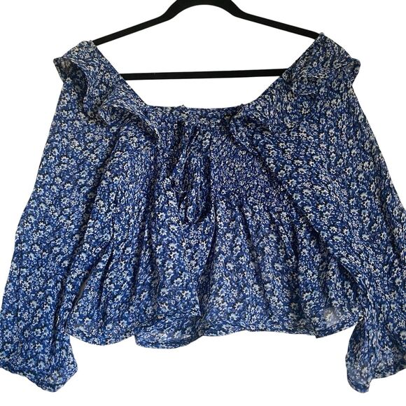 Maeve Cropped Peasant Top Blouse L Blue Floral Ruffled Smocked Cottage Romantic - Picture 2 of 10